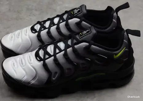 924453-009 VOLT-WHITE BLACK VAPORMAX PLUS 0524